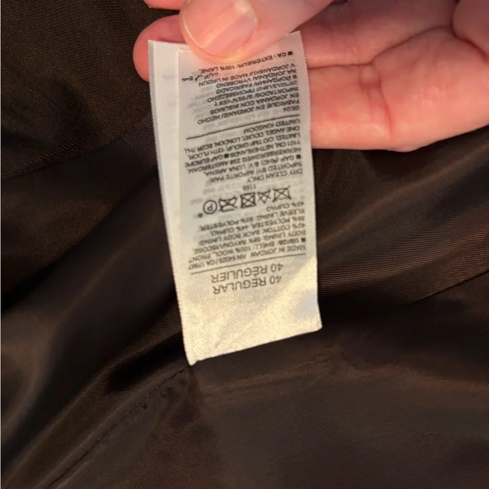 Elegant Charcoal Grey Banana Republic Luxury Suit 100% Wool